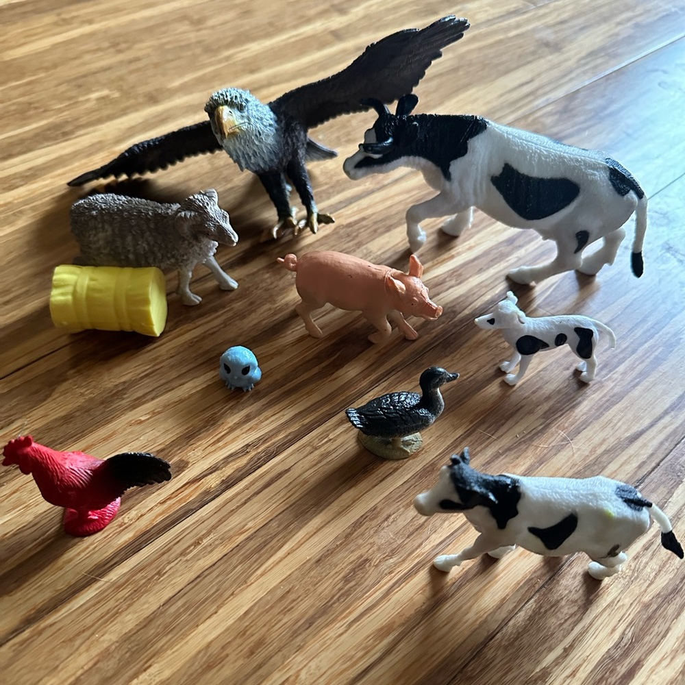 GUC - 10 Piece Farm Animal Set - Toys - Imaginative Play - Role Play - Farmer